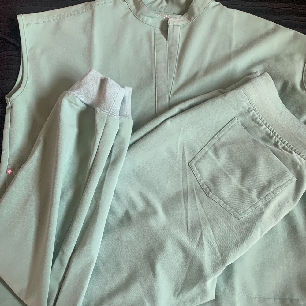 3 pc Figs scrub set jade small rafaela, medium joggers & large 3 pocket Casma